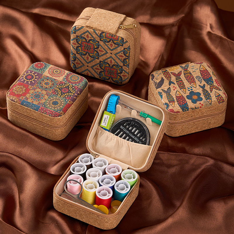 ヴィンテージコルクボヘミアンフローラルソーイングキット、ポー - Textile Sewing Kit のレビューと価格